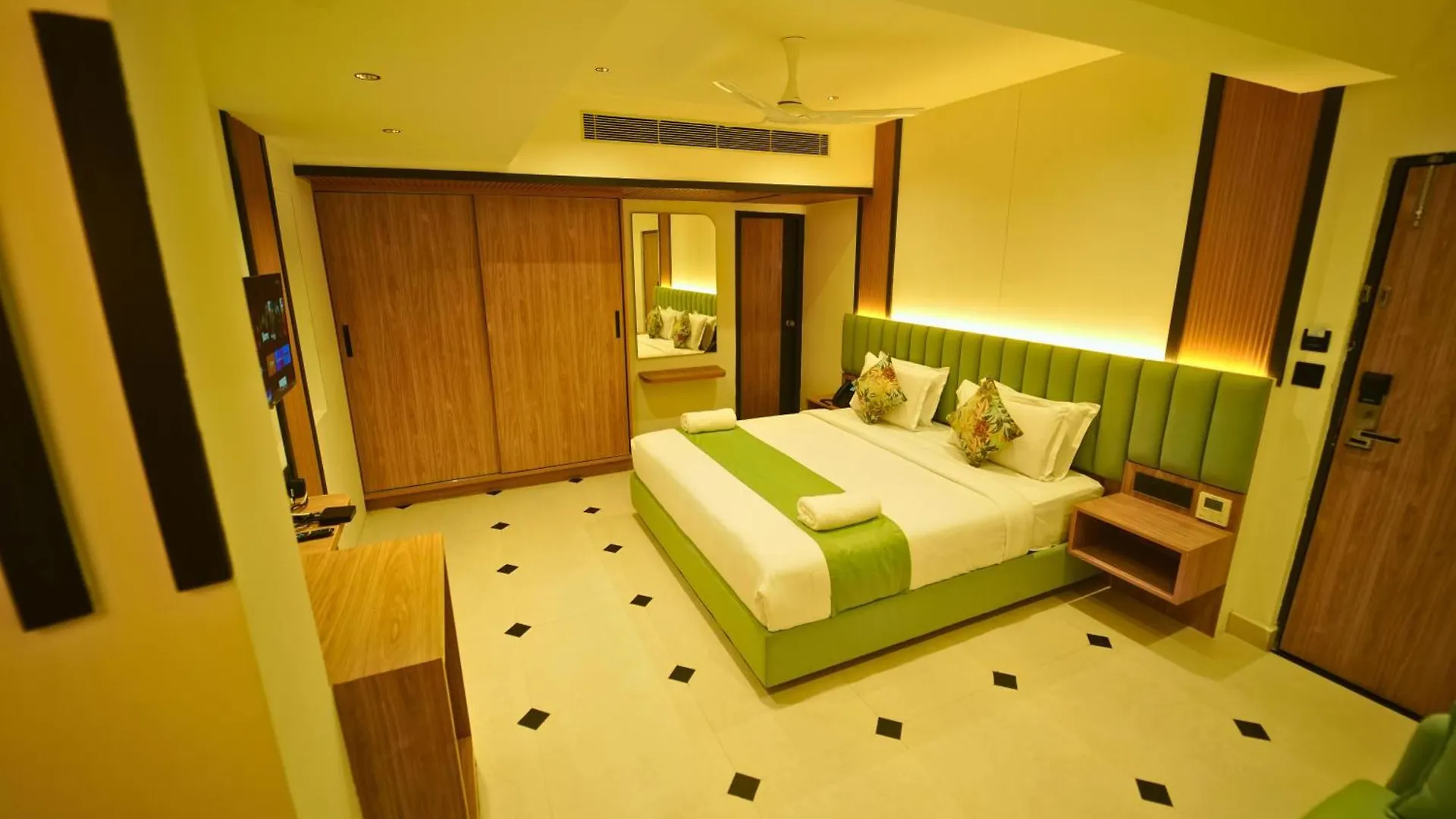 Hotel Yuvraj Land Mark Mysore